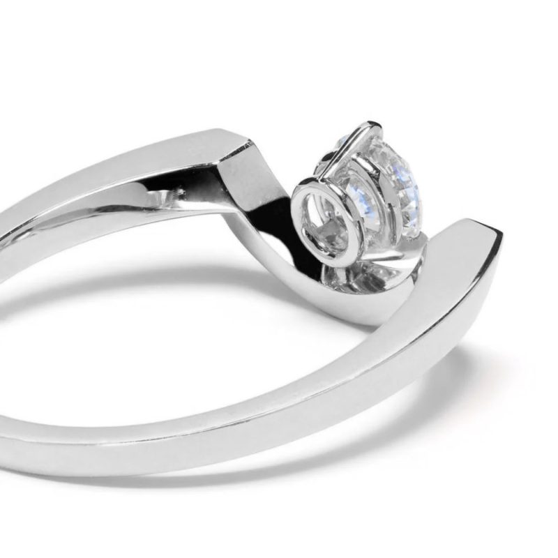 Bague_Intrepide_grand_arc_0.5ct_pavee_-_Or_blanc_18k_-_diamant_ethique_-_Loyale_Paris