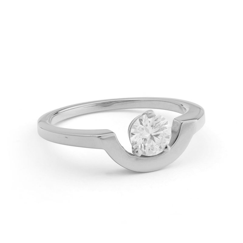 Bague_Intrepide_petit_arc_0.5ct_-_Or_blanc_18k_-_diamant_ethique_-_Loyale_Paris