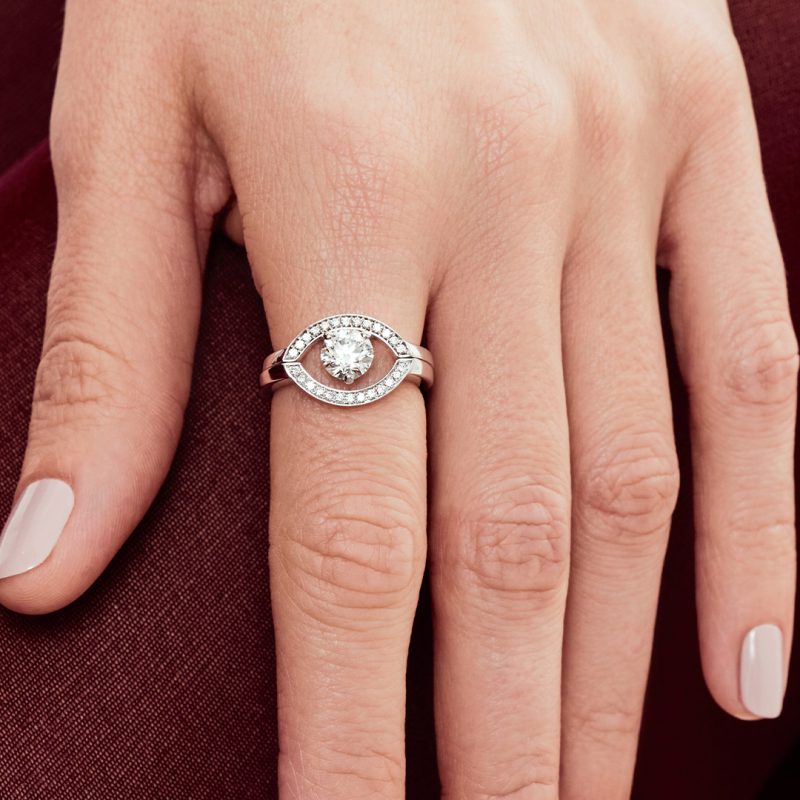 Bague_Intrepide_grand_arc_1-5ct_-_Or_blanc_18k_-_diamant_ethique_-_Loyale_Paris