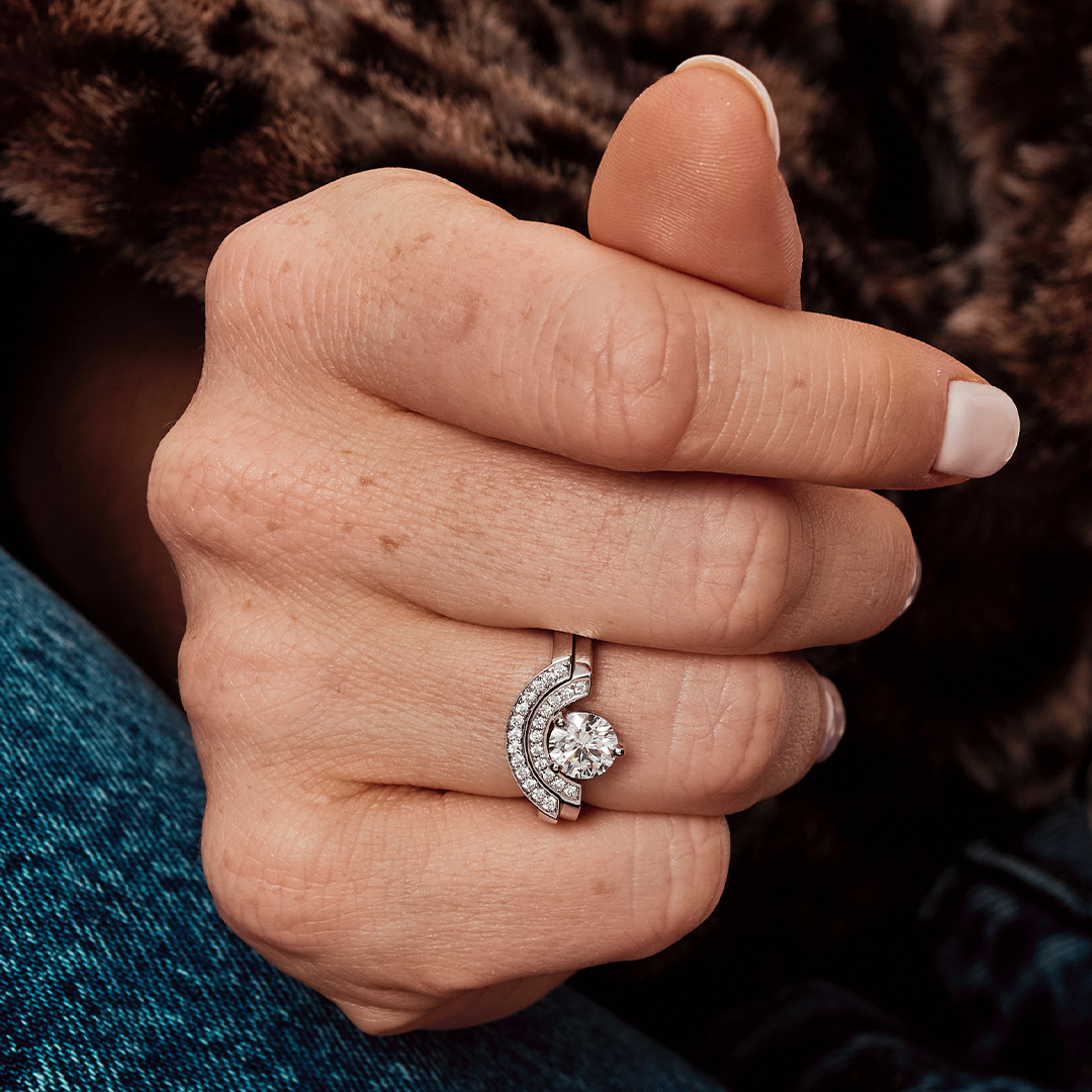 Bague_Intrepide_petit_arc_1-5ct_-_Or_blanc_18k_-_diamant_ethique_-_Loyale_Paris_-_2