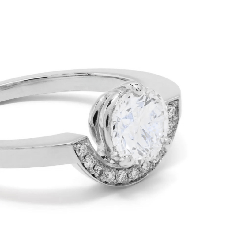 Bague_Intrepide_petit_arc_1-5ct_pavee_-_Or_blanc_18k_-_diamant_ethique_-_Loyale_Paris_-_1