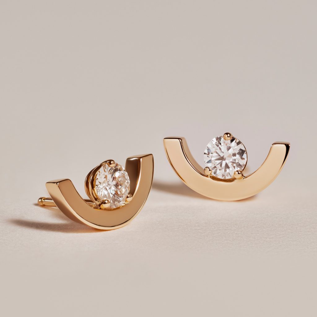 Ethically hand‑crafted earrings 18k gold ring with lab‑created diamond, French origin